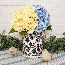 Load image into Gallery viewer, Cream Faux Hydrangea Bunch
